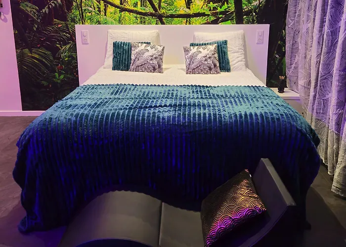 Loveroom & Jacuzzi Tijugo - Ferrand شقة كليرمونت-فيراند